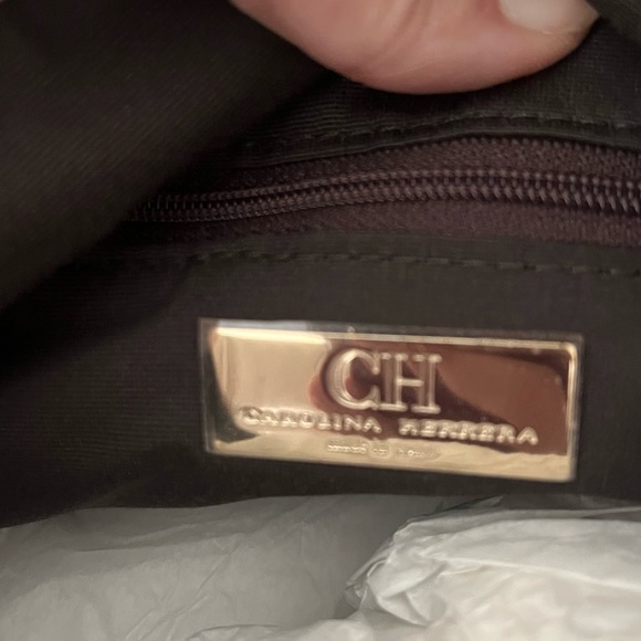 Carolina Herrera hand bag camel color, like new, camel color - Picture 6 of 7